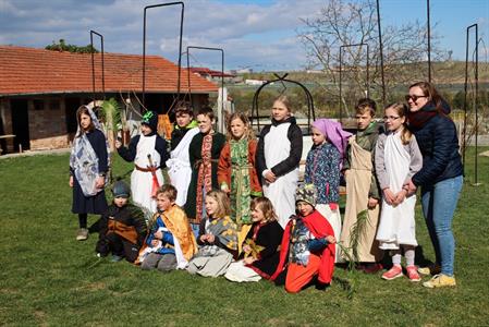 Farnost * Velikonoce 2022 - Divadelní představení dětí PAŠIJOVÉ HRY