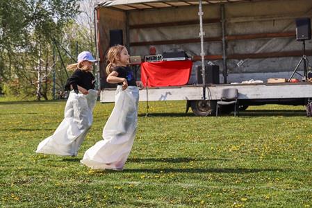 Klub sportovního rybářství * Pálení čarodějnic na louce u rybníka