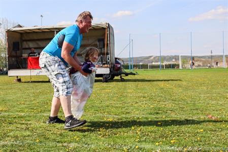 Klub sportovního rybářství * Pálení čarodějnic na louce u rybníka