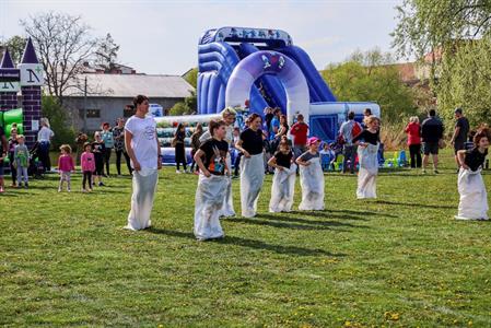 Klub sportovního rybářství * Pálení čarodějnic na louce u rybníka