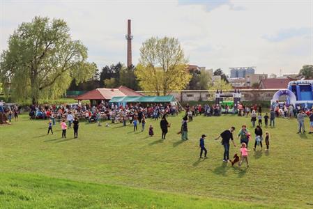 Klub sportovního rybářství * Pálení čarodějnic na louce u rybníka