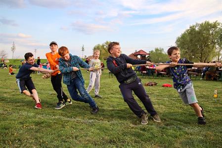 Klub sportovního rybářství * Pálení čarodějnic na louce u rybníka