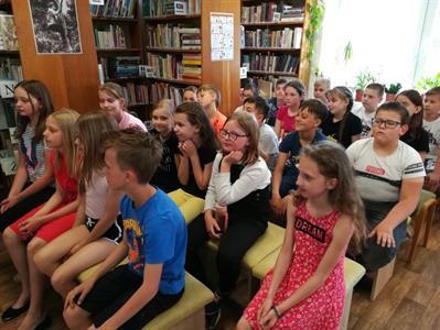 Městská knihovna * Loupežnické party čtvrťáků se vydaly i za pokladem
