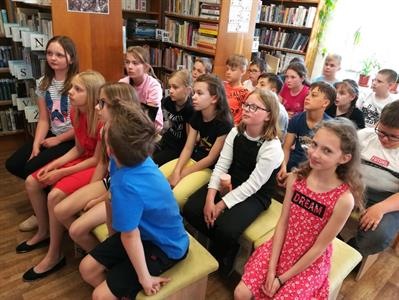 Městská knihovna * Loupežnické party čtvrťáků se vydaly i za pokladem