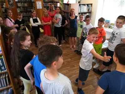 Městská knihovna * Loupežnické party čtvrťáků se vydaly i za pokladem