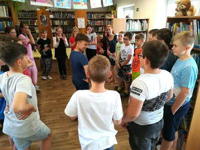 Městská knihovna * Loupežnické party čtvrťáků se vydaly i za pokladem
