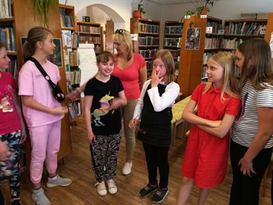 Městská knihovna * Loupežnické party čtvrťáků se vydaly i za pokladem