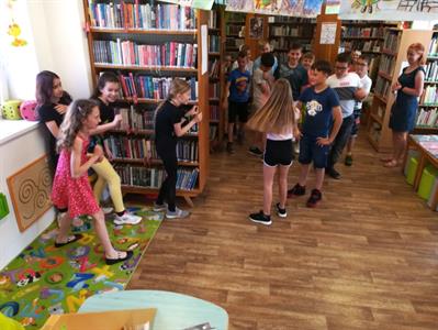 Městská knihovna * Loupežnické party čtvrťáků se vydaly i za pokladem