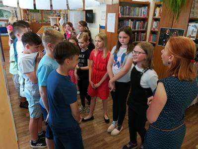 Městská knihovna * Loupežnické party čtvrťáků se vydaly i za pokladem