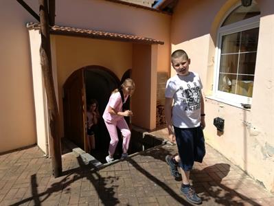 Městská knihovna * Loupežnické party čtvrťáků se vydaly i za pokladem