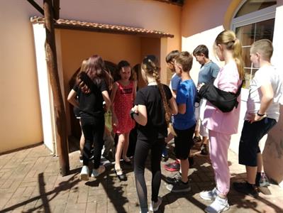 Městská knihovna * Loupežnické party čtvrťáků se vydaly i za pokladem