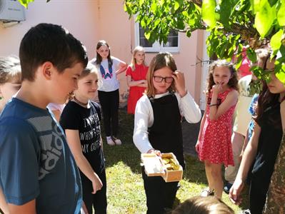 Městská knihovna * Loupežnické party čtvrťáků se vydaly i za pokladem