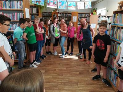 Městská knihovna * Loupežnické party čtvrťáků se vydaly i za pokladem