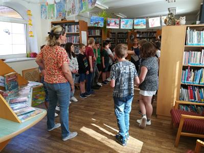 Městská knihovna * Loupežnické party čtvrťáků se vydaly i za pokladem