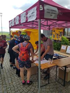 Modré Hory * Krajem vína - Májové putování okolím Modrých Hor & Přehlídka soutěže 30 vín Modrých Hor