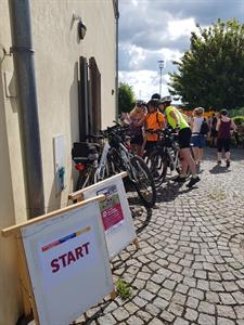 Modré Hory * Krajem vína - Májové putování okolím Modrých Hor & Přehlídka soutěže 30 vín Modrých Hor
