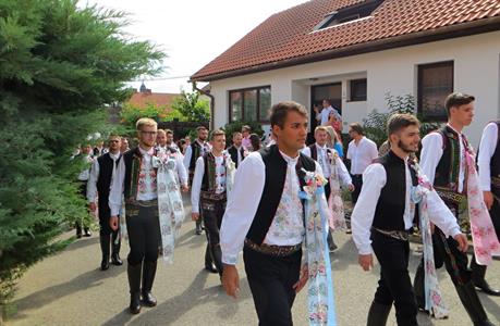 Folkor ve městě * HODY 2022 - Nedělní slavnostní průvod krojovaných městem a taneční zábava 