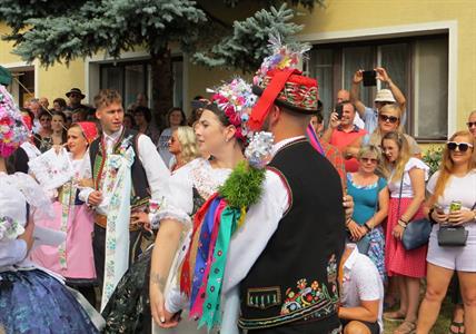 Folkor ve městě * HODY 2022 - Nedělní slavnostní průvod krojovaných městem a taneční zábava 