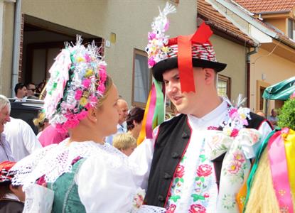 Folkor ve městě * HODY 2022 - Nedělní slavnostní průvod krojovaných městem a taneční zábava 