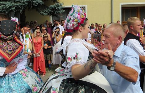 Folkor ve městě * HODY 2022 - Nedělní slavnostní průvod krojovaných městem a taneční zábava 