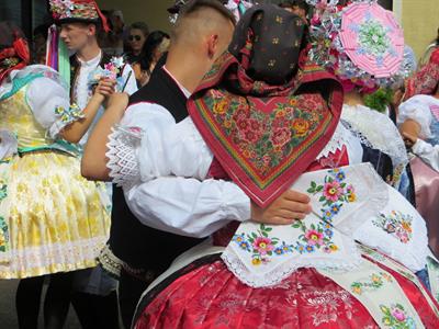 Folkor ve městě * HODY 2022 - Nedělní slavnostní průvod krojovaných městem a taneční zábava 