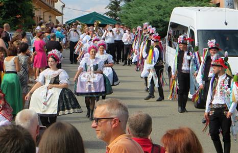 Folkor ve městě * HODY 2022 - Nedělní slavnostní průvod krojovaných městem a taneční zábava 