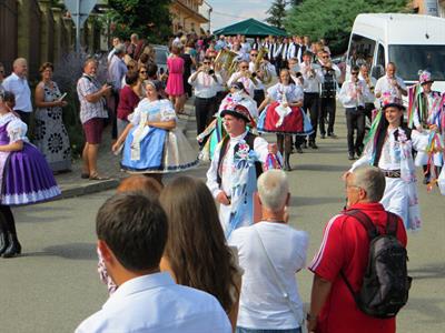 Folkor ve městě * HODY 2022 - Nedělní slavnostní průvod krojovaných městem a taneční zábava 