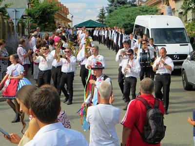 Folkor ve městě * HODY 2022 - Nedělní slavnostní průvod krojovaných městem a taneční zábava 