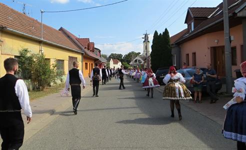 Folkor ve městě * HODY 2022 - Nedělní slavnostní průvod krojovaných městem a taneční zábava 