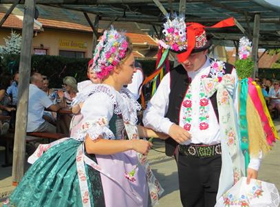 Folkor ve městě * HODY 2022 - Nedělní slavnostní průvod krojovaných městem a taneční zábava 