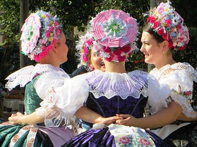 Folkor ve městě * HODY 2022 - Nedělní slavnostní průvod krojovaných městem a taneční zábava 