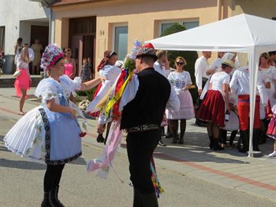 Folkor ve městě * HODY 2022 - Úterní hodový průvod? Záplava bílé a konec v nedohlednu