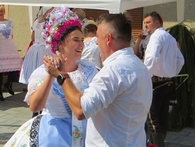 Folkor ve městě * HODY 2022 - Úterní hodový průvod? Záplava bílé a konec v nedohlednu