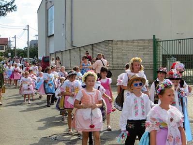 Folkor ve městě * HODY 2022 - Úterní hodový průvod? Záplava bílé a konec v nedohlednu