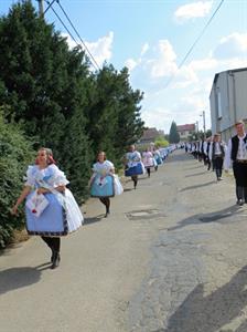 Folkor ve městě * HODY 2022 - Úterní hodový průvod? Záplava bílé a konec v nedohlednu
