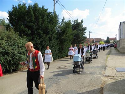 Folkor ve městě * HODY 2022 - Úterní hodový průvod? Záplava bílé a konec v nedohlednu
