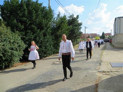 Folkor ve městě * HODY 2022 - Úterní hodový průvod? Záplava bílé a konec v nedohlednu
