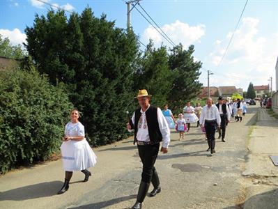 Folkor ve městě * HODY 2022 - Úterní hodový průvod? Záplava bílé a konec v nedohlednu