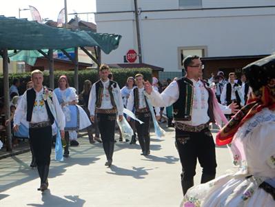 Folkor ve městě * HODY 2022 - Úterní hodový průvod? Záplava bílé a konec v nedohlednu