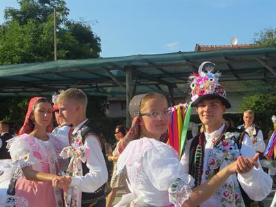 Folkor ve městě * HODY 2022 - Úterní hodový průvod? Záplava bílé a konec v nedohlednu