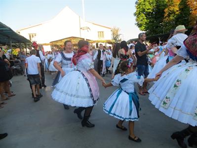 Folkor ve městě * HODY 2022 - Úterní hodový průvod? Záplava bílé a konec v nedohlednu