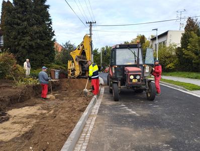 Služby města * Oprava vozovky na ulici V Sadech - horní část