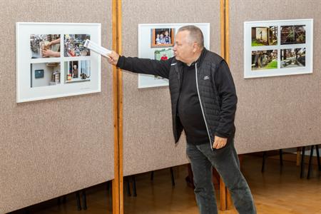 Městská knihovna * Vernisáž výstavy fotografií PROSTOR, KTERÝ MĚ OBKLOPUJE