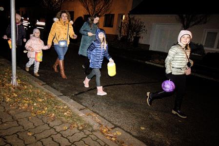 SDH * Lampionový průvod prošel městem již podesáté