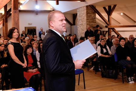 Gymnázium * Slavnostní stužkování maturantů roku 2023