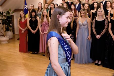 Gymnázium * Slavnostní stužkování maturantů roku 2023