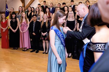 Gymnázium * Slavnostní stužkování maturantů roku 2023
