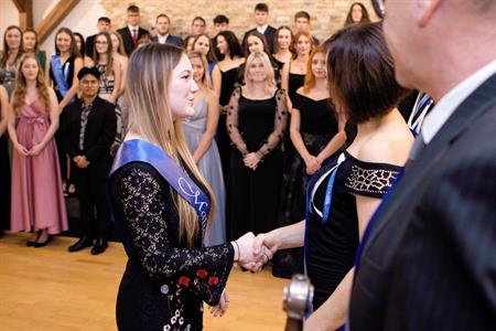 Gymnázium * Slavnostní stužkování maturantů roku 2023