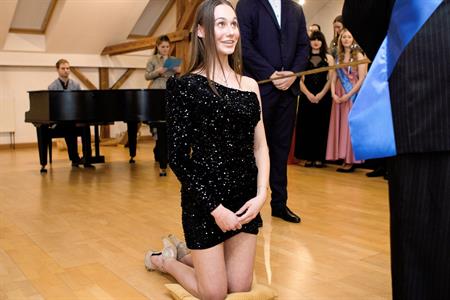 Gymnázium * Slavnostní stužkování maturantů roku 2023