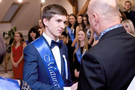 Gymnázium * Slavnostní stužkování maturantů roku 2023